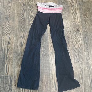 Woman’s black leggings flare!